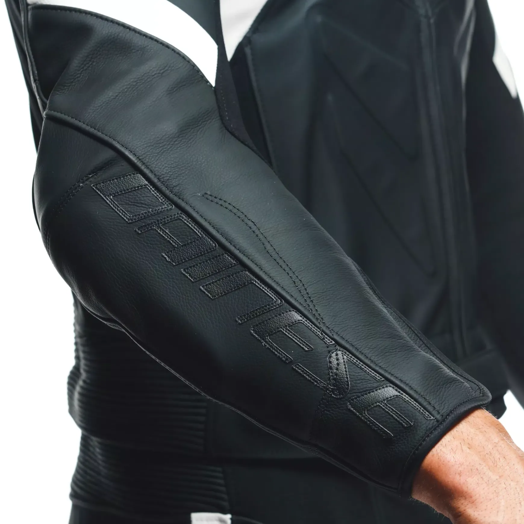 Dainese AVRO 4 LEATHER 2PCS SUIT S/T BLACK-MATT/BLACK-MATT/WHITE Hot