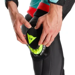 Dainese LAGUNA SECA 6 - EINTEILIGER PERFORIERTER LEDERANZUG HERREN BLACK/WATER/FUXIA Online