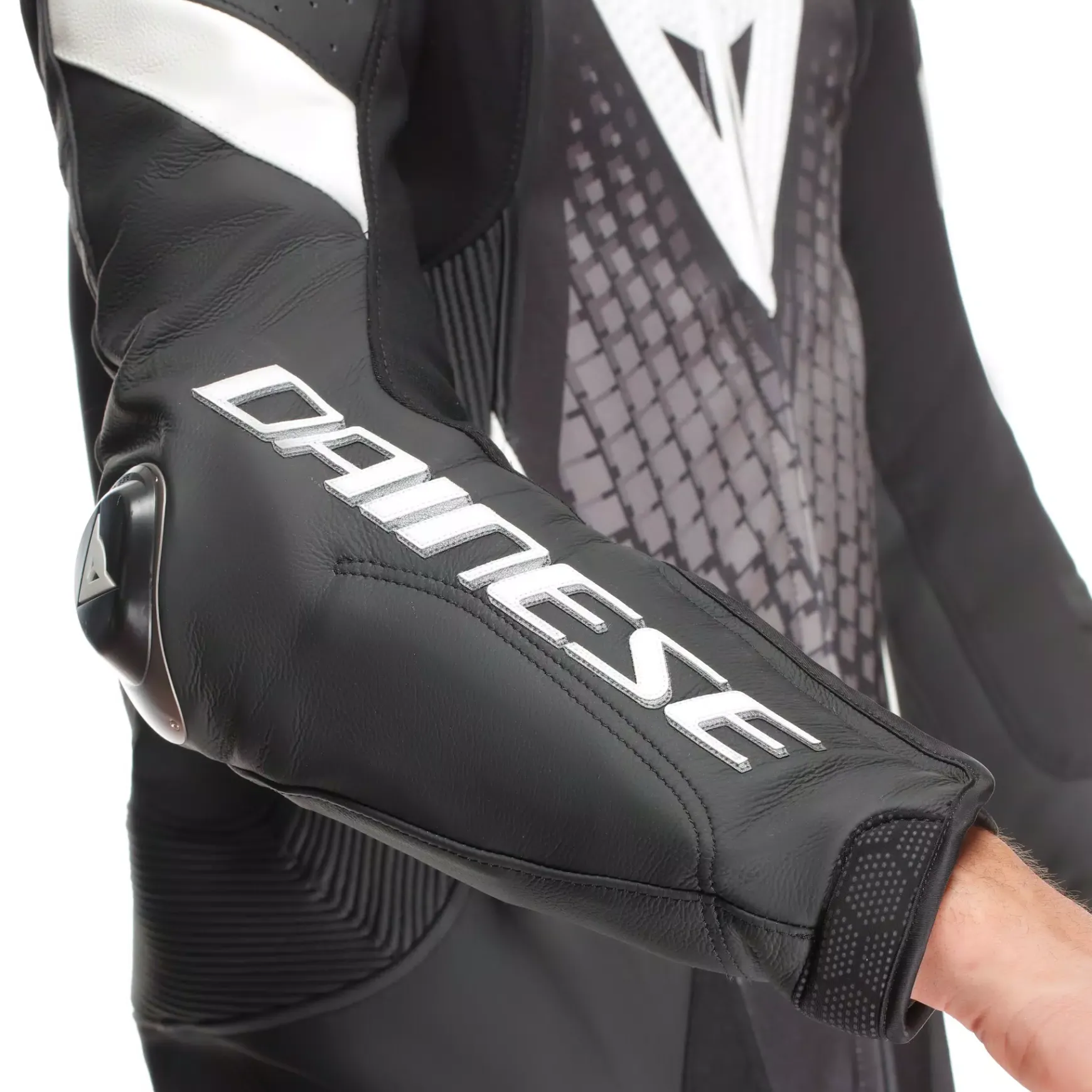 Dainese LAGUNA SECA 6 - EINTEILIGER PERFORIERTER LEDERANZUG HERREN Discount