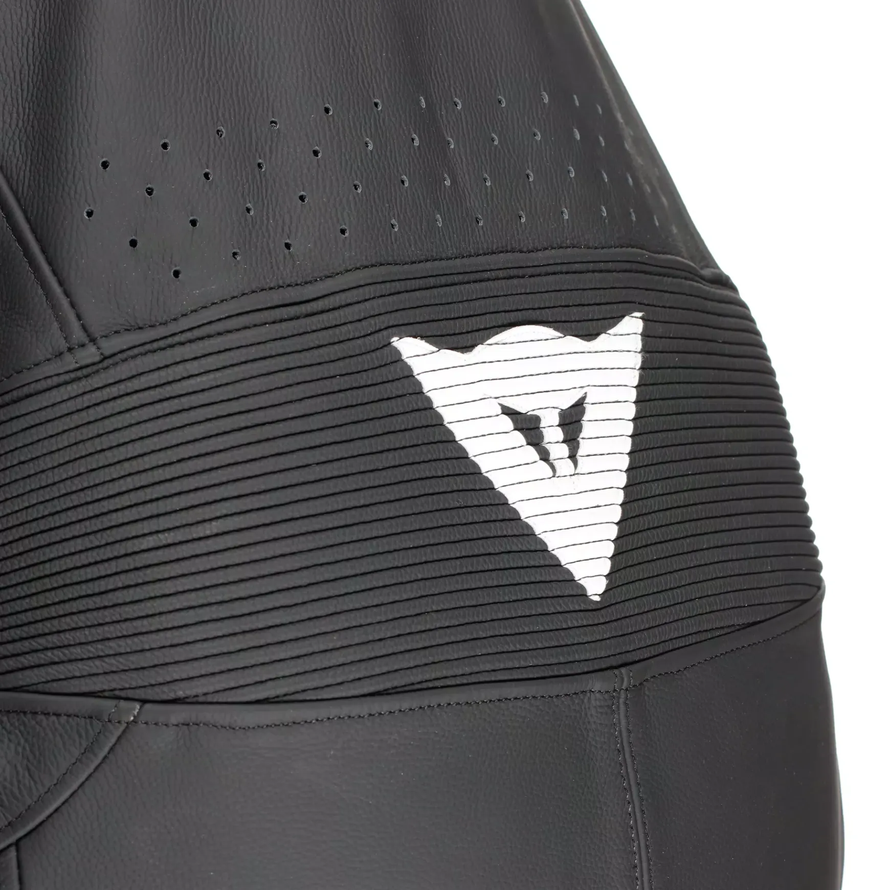 Dainese LAGUNA SECA 6 - EINTEILIGER MOTORRADANZUG AUS PERFORIERTEM LEDER HERREN - GRÖSSE SHORT/TALL (S/T) BLACK/WHITE/ANTHRACITE