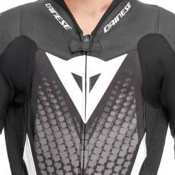Dainese LAGUNA SECA 6 - EINTEILIGER MOTORRADANZUG AUS PERFORIERTEM LEDER HERREN - GRÖSSE SHORT/TALL (S/T) BLACK/WHITE/ANTHRACITE