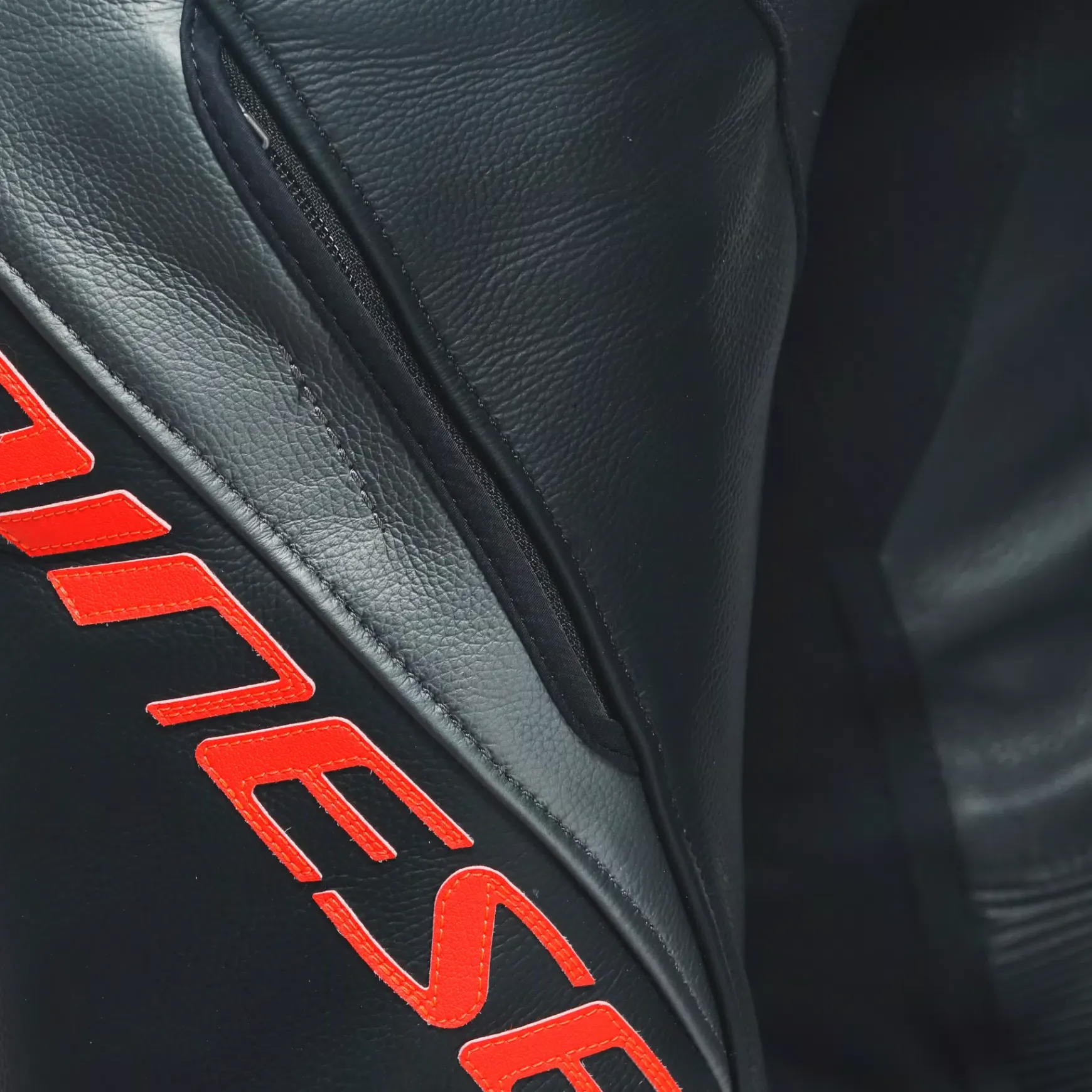 Dainese LAGUNA SECA 5 2PCS LEATHER SUIT BLACK/ANTHRACITE/FLUO-RED New